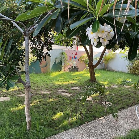 Tiga Spies Hostel Kuta  외부 사진