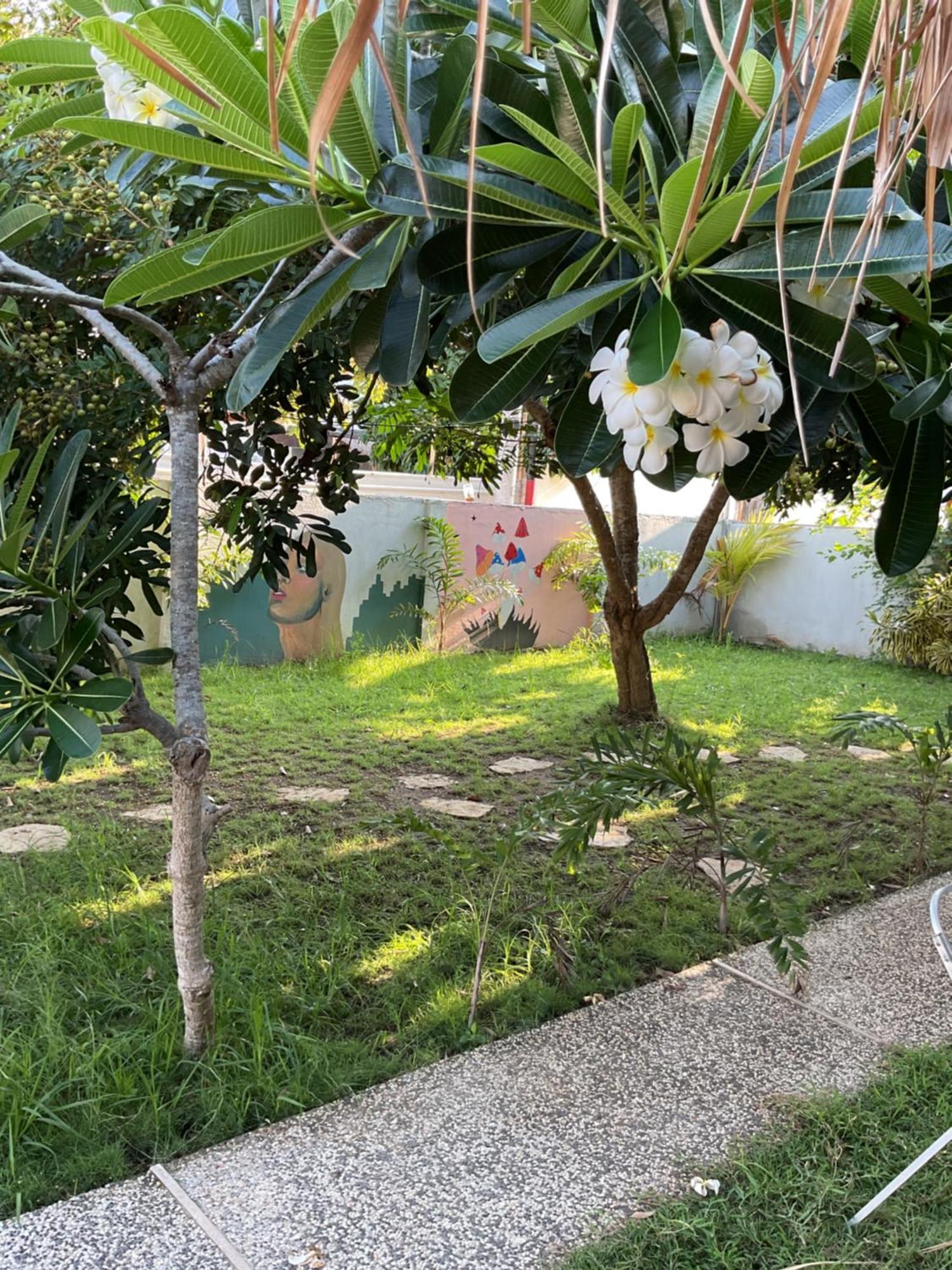 Tiga Spies Hostel Kuta  외부 사진