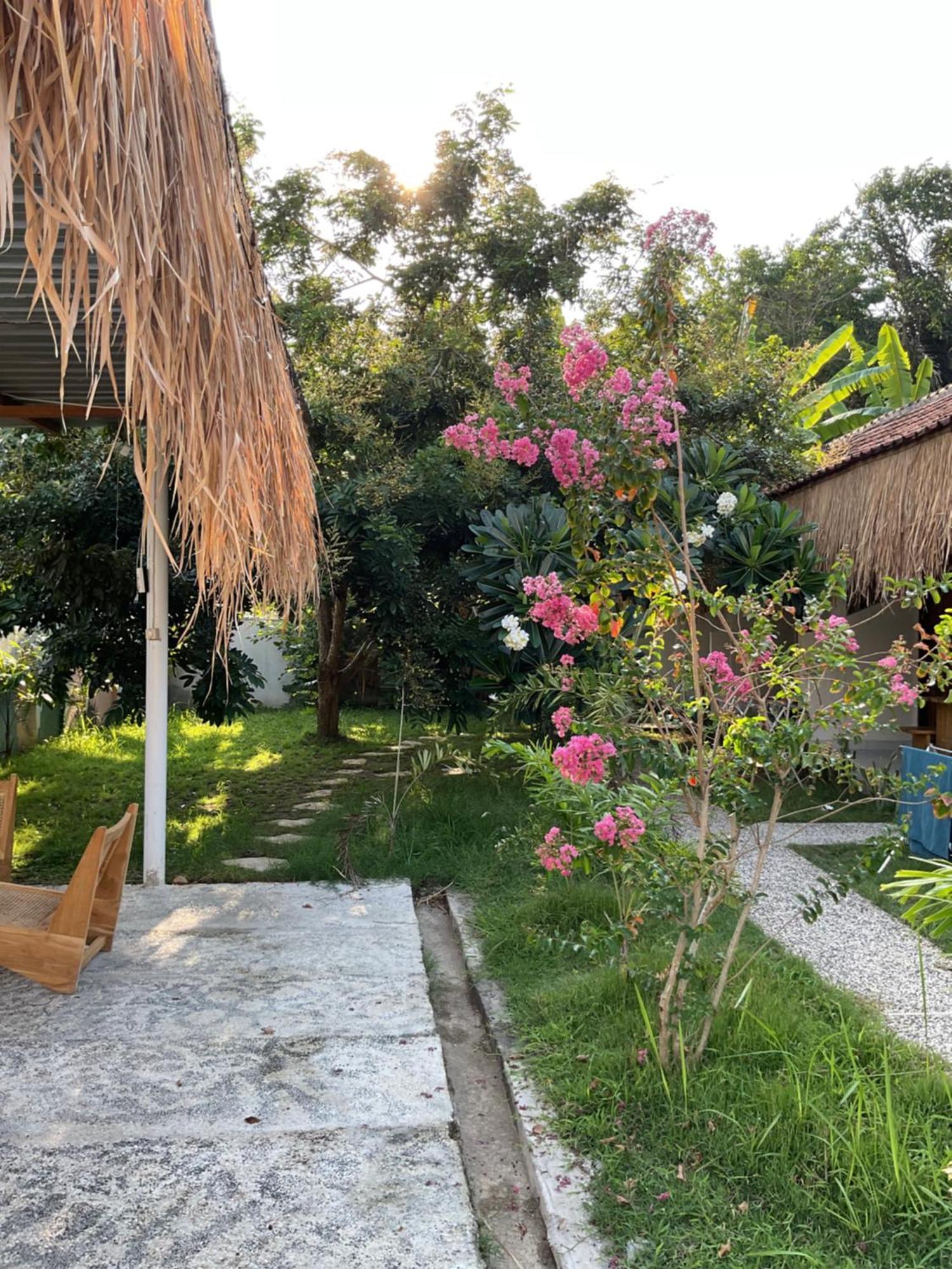 Tiga Spies Hostel Kuta  외부 사진