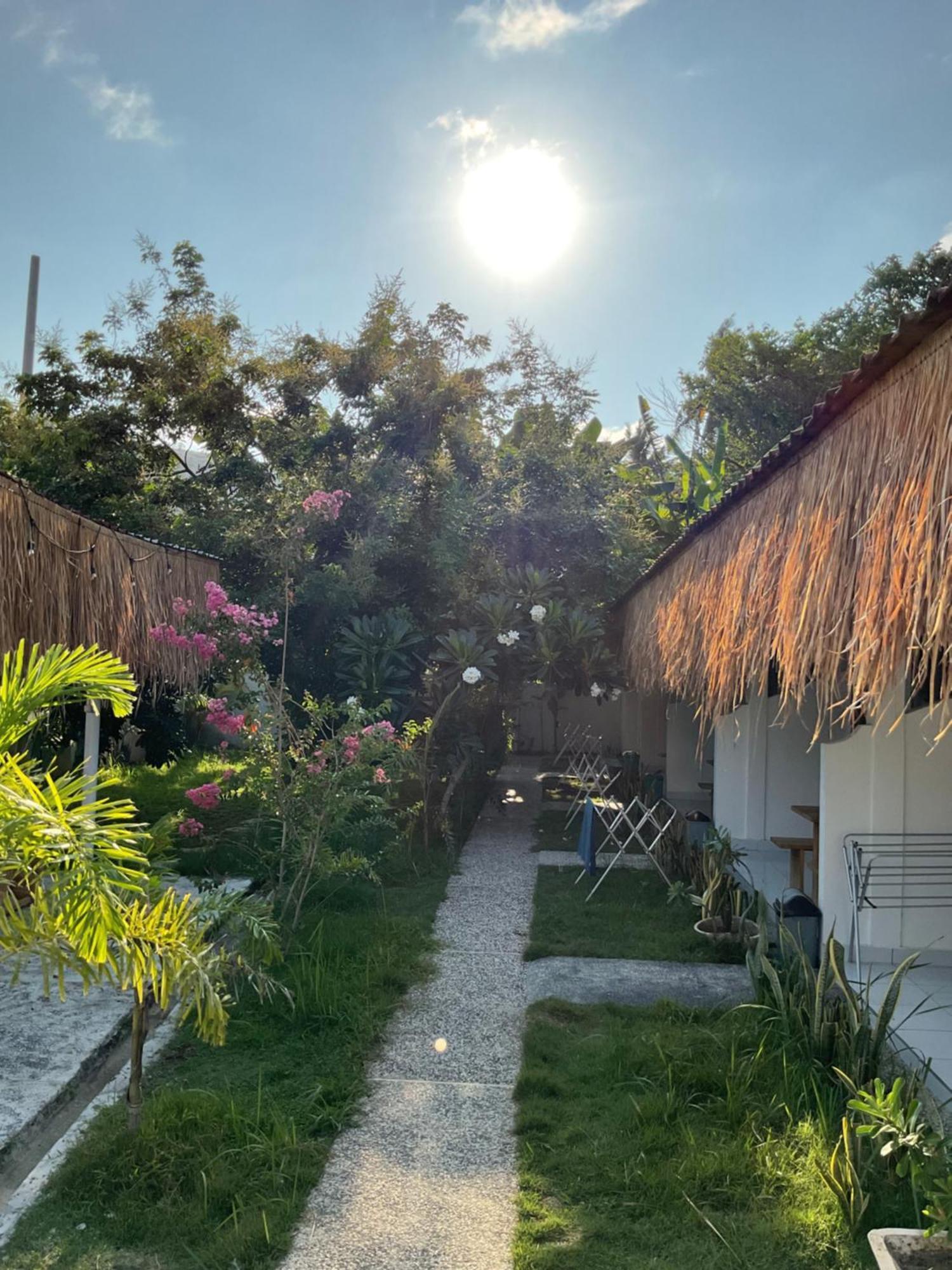 Tiga Spies Hostel Kuta  외부 사진
